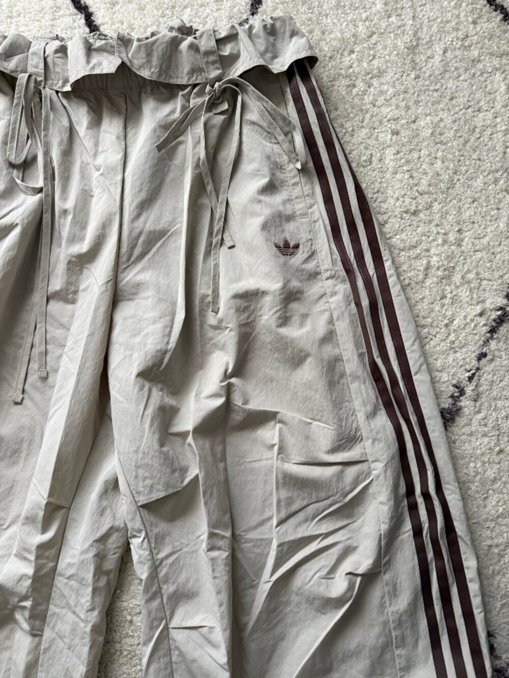 adidas originals women's beige 'curved pants' waistband detail BNWT size M, L - Picture 13 of 16